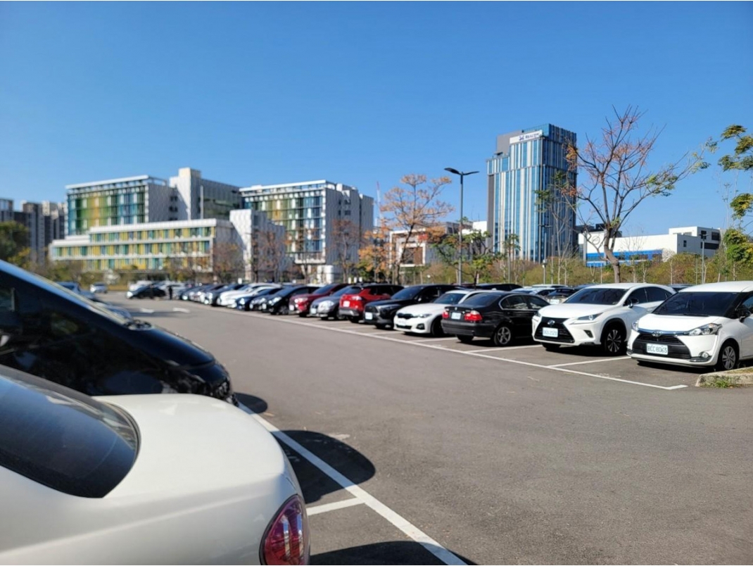 臺大新竹生醫分院停車場
