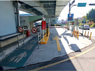 芳洲平面停車場