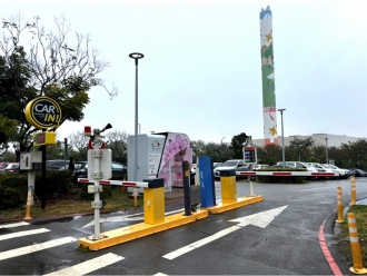新厝平面停車場