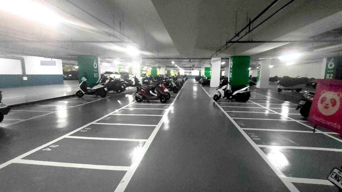 臺北大學運動場地下停車場
