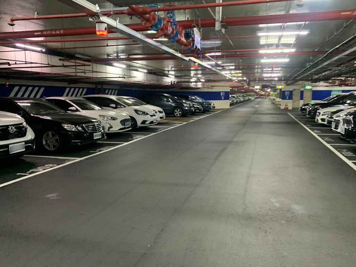 捷運南勢角站轉乘停車場