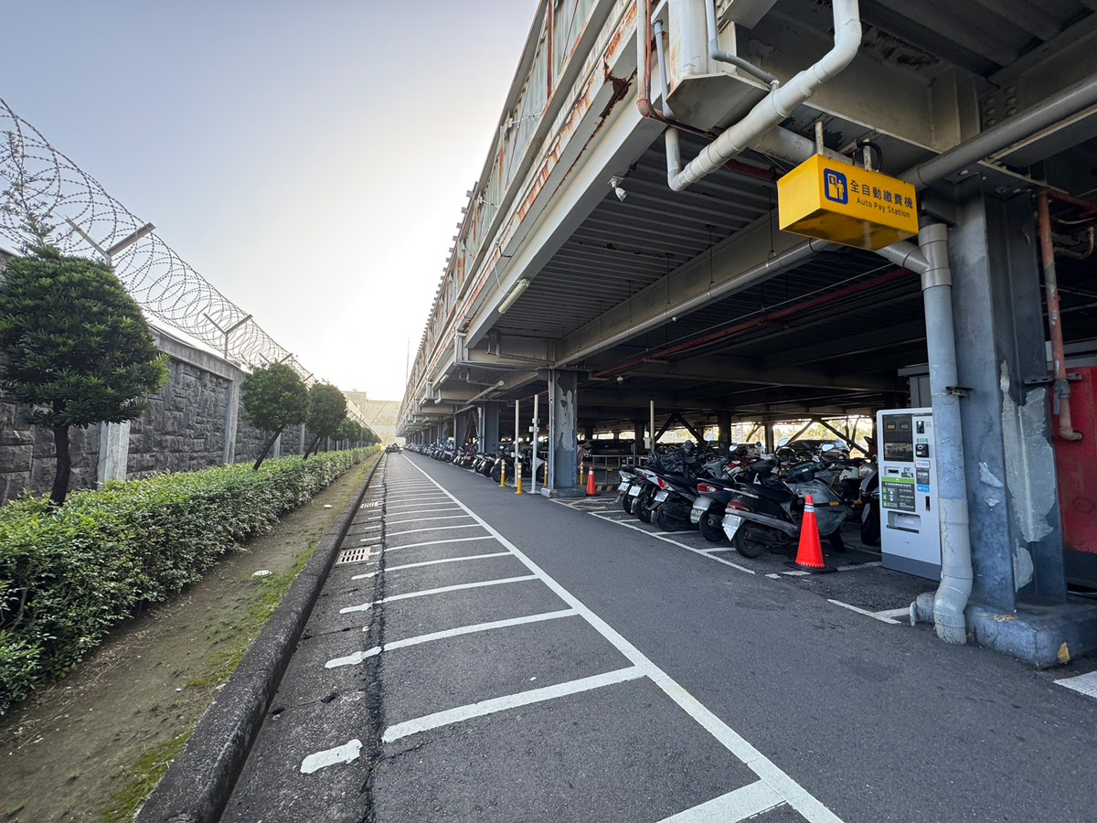 高雄國際航空站停車場