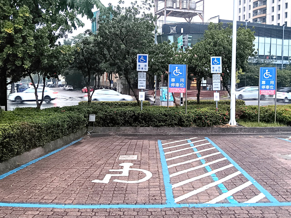 文心森林公園平面停車場