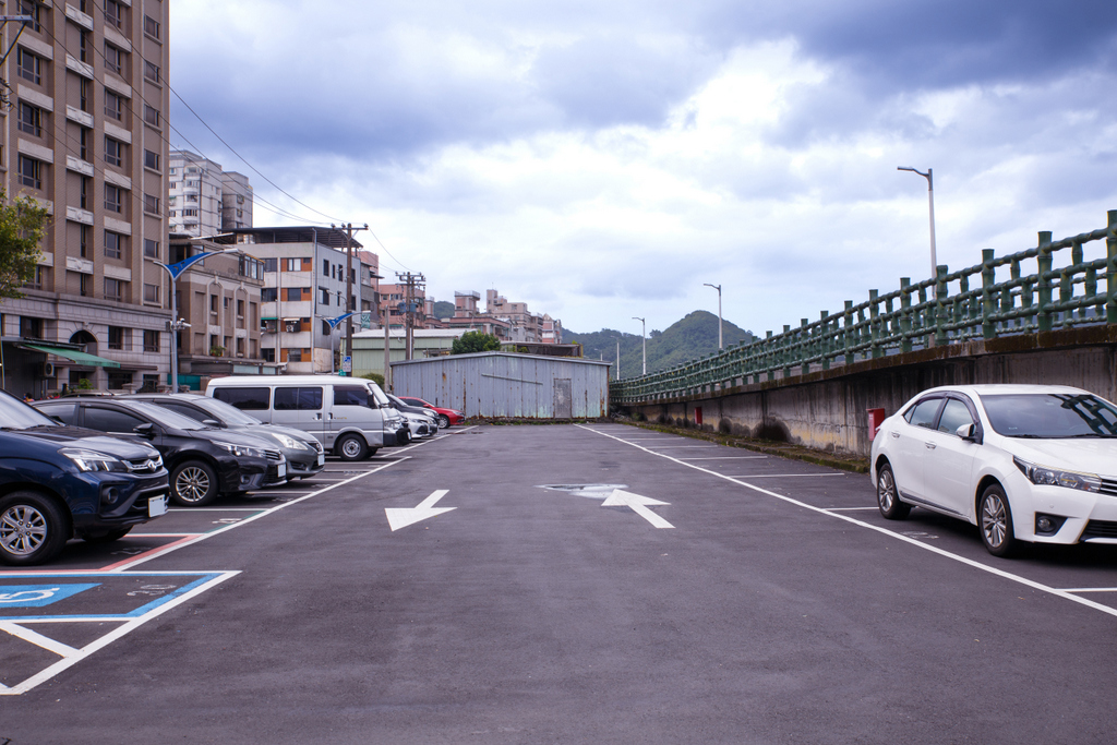 基隆福六街停車場