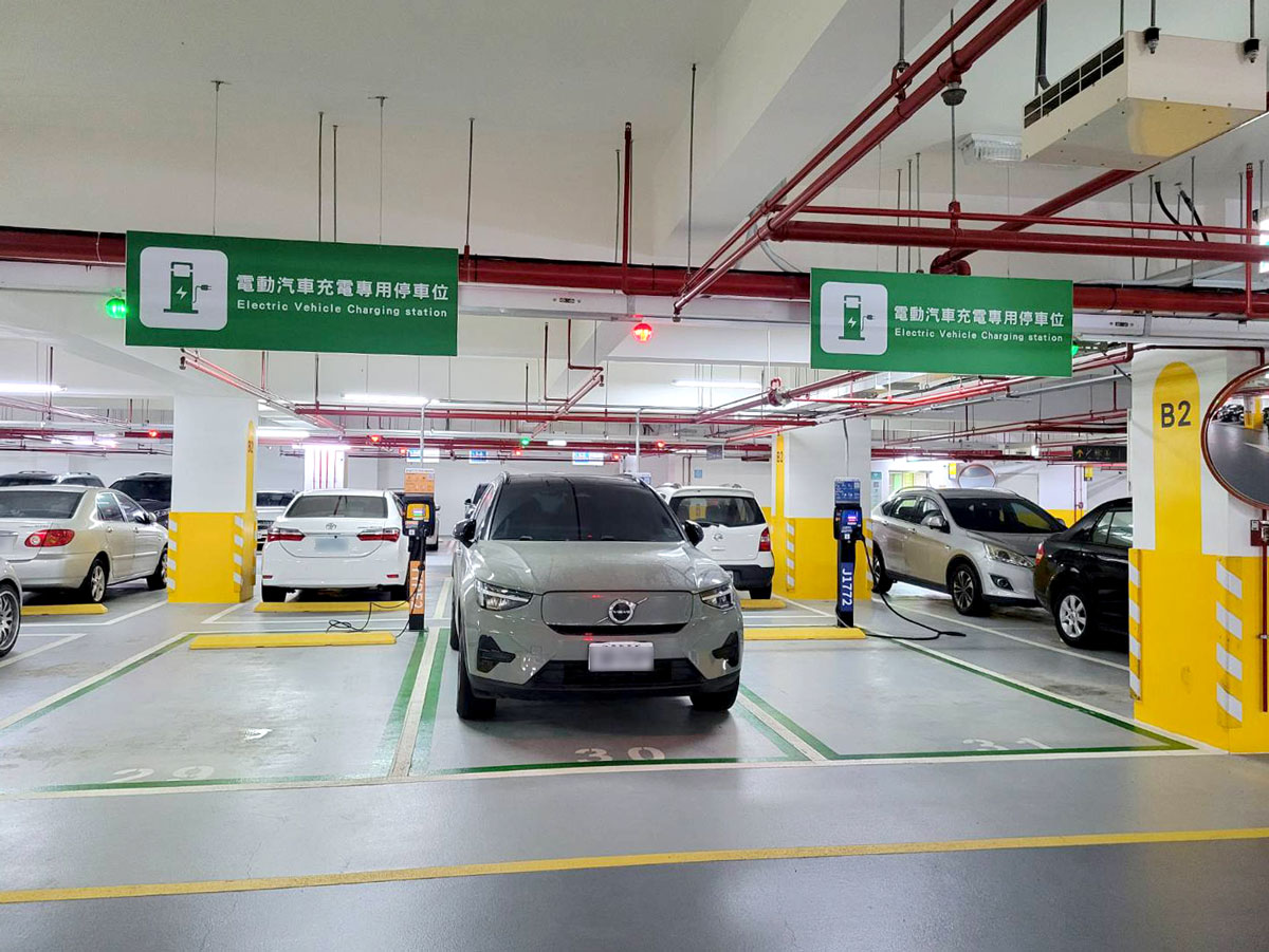竹光國民運動中心地下停車場
