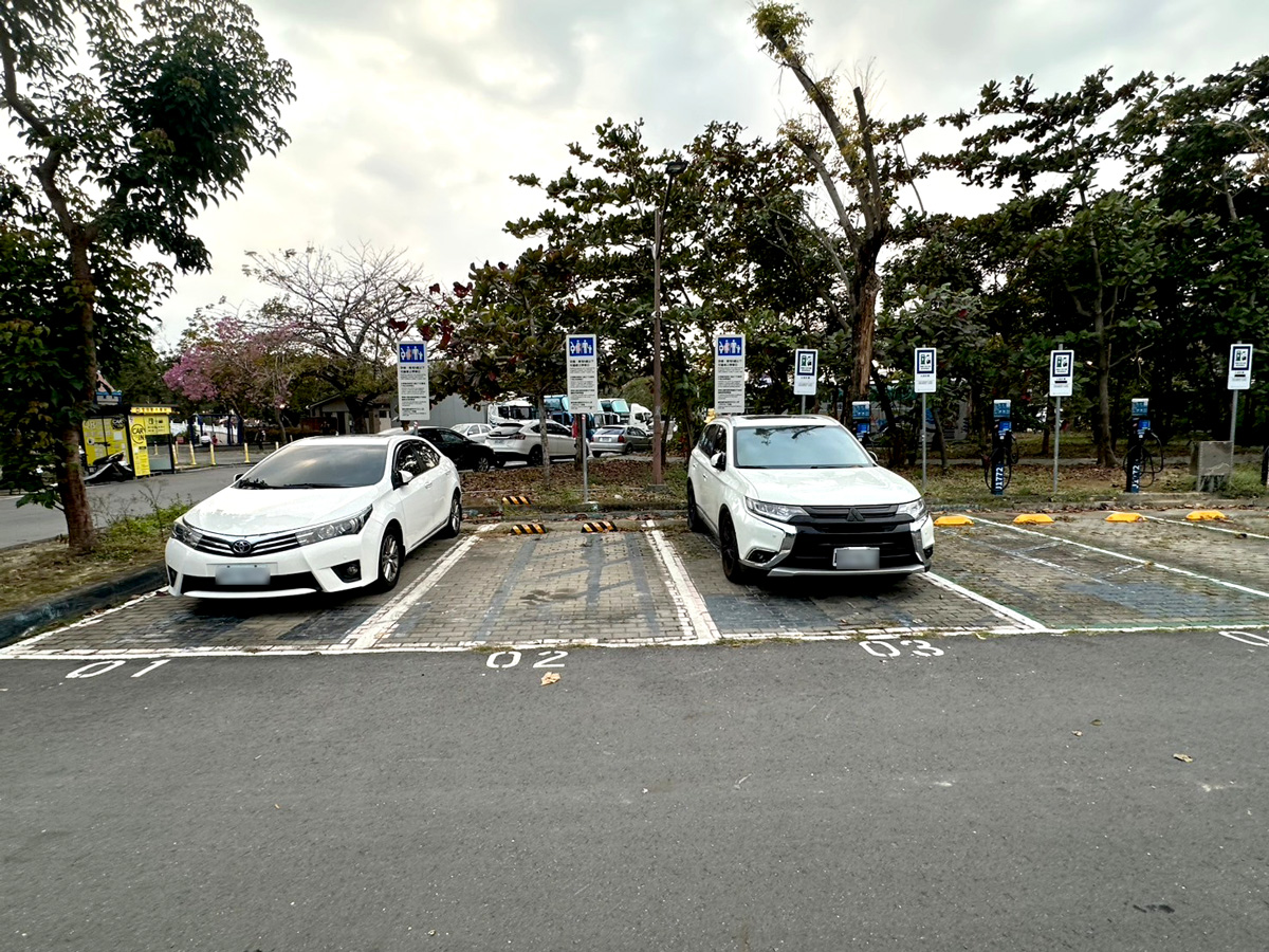 金獅湖北區停車場