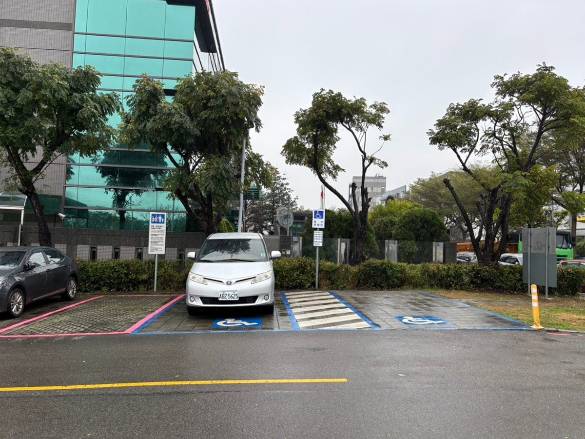 錢嶺平面停車場