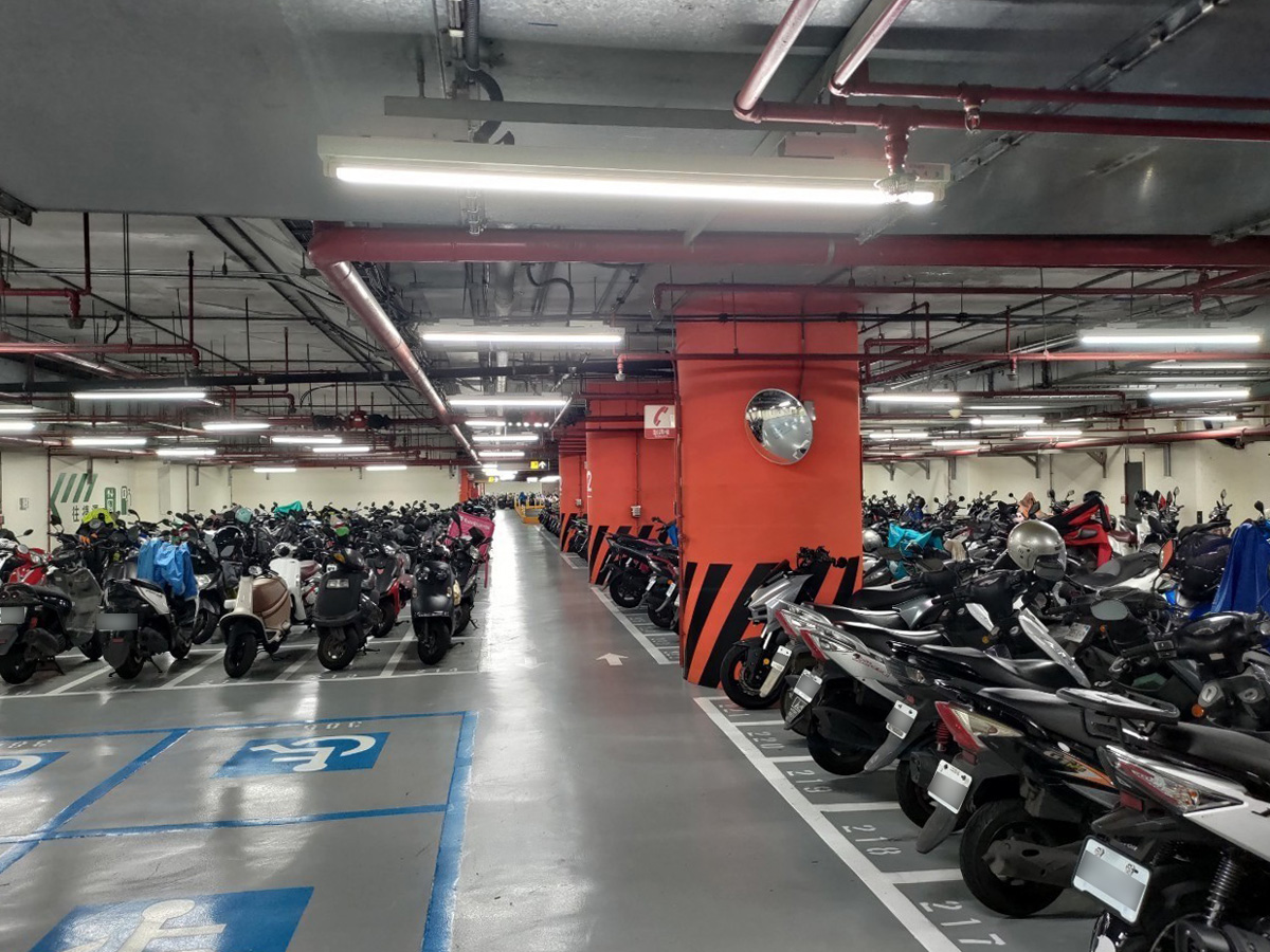 捷運新店站轉乘停車場