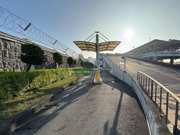 高雄國際航空站停車場