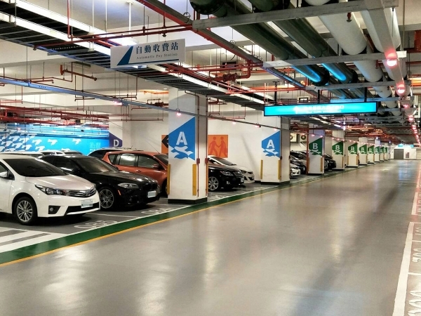  臺中國際機場停車場