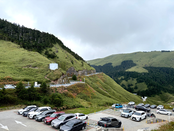 合歡山遊客中心停車場