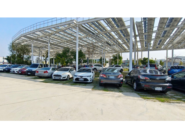 台中中央公園南側停車場