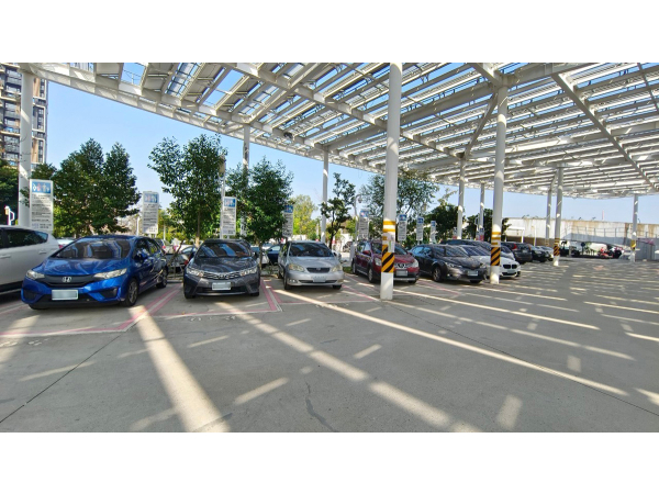 台中中央公園南側停車場