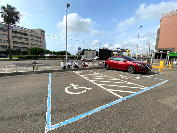 台中大甲經國停車場