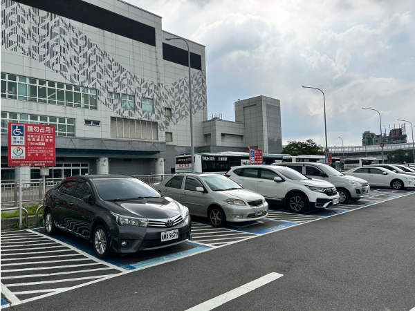 板橋特專三停車場