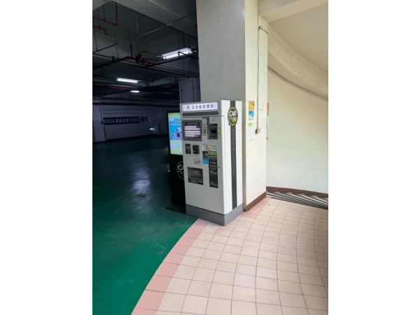 高雄凱旋醫院地下停車場