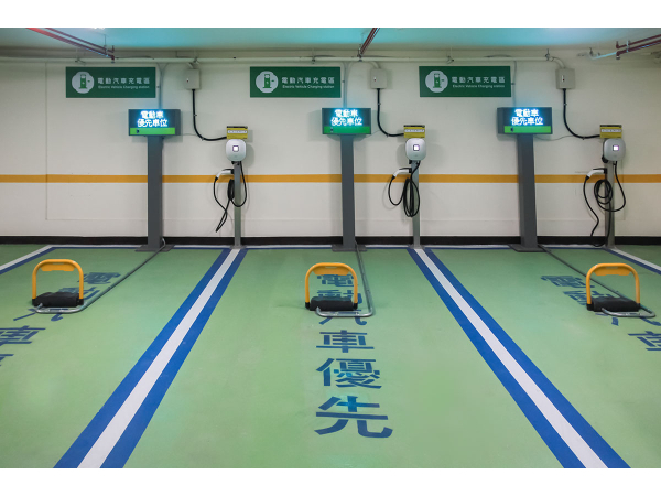 高雄光武國小地下停車場
