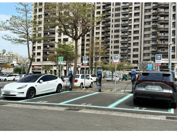 高雄澄東停車場