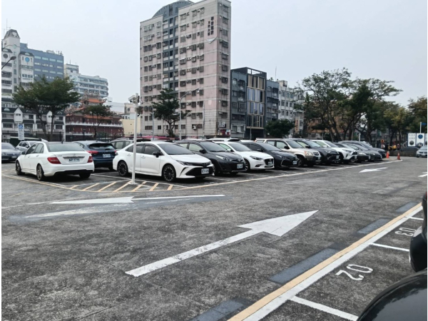 高雄后安平面停車場