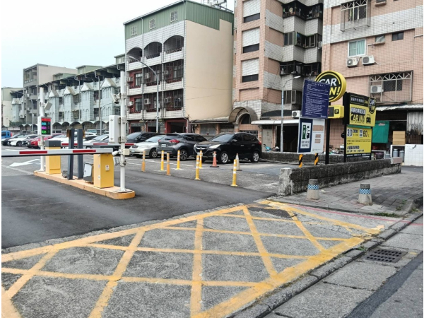 高雄后安平面停車場