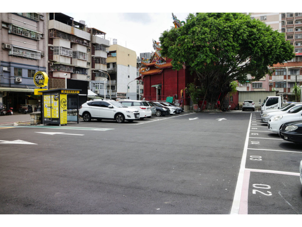 高雄瑞泰平面停車場