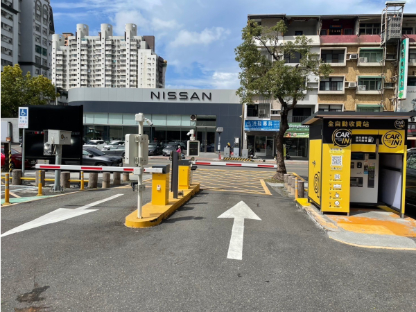 高雄陽明停車場