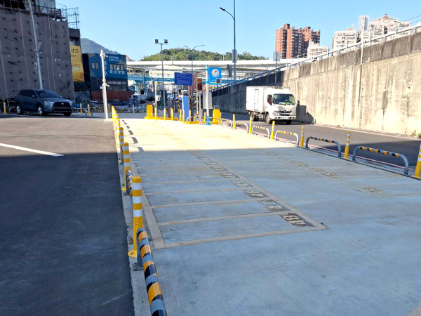 五股成德平面停車場