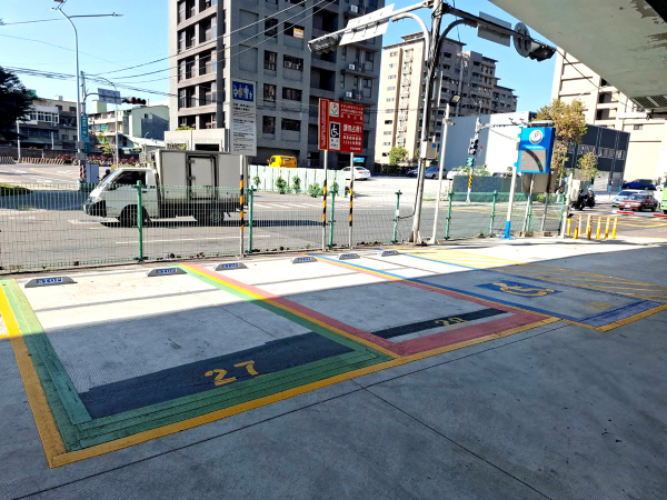 五股芳洲平面停車場