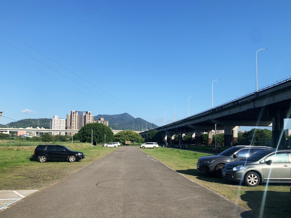 新北五股溼地停車場