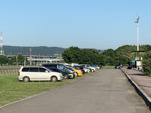 新北五股疏洪遙控賽車場停車場