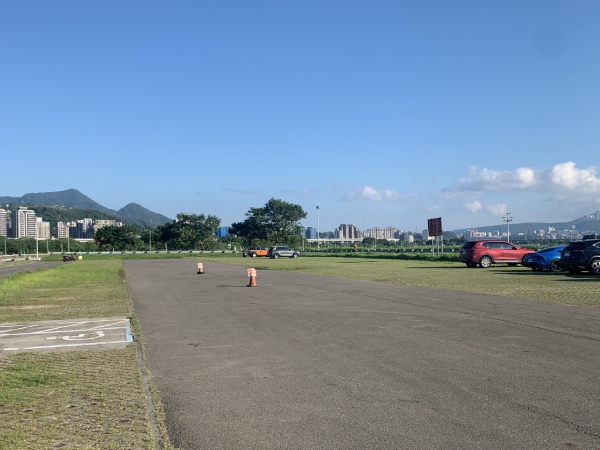 蘆洲微風運河第三平面停車場