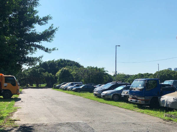 三重疏洪荷花公園停車場