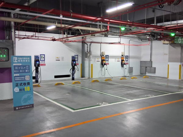 高雄大東文化藝術中心地下停車場