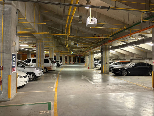 高雄國家體育場地下停車場